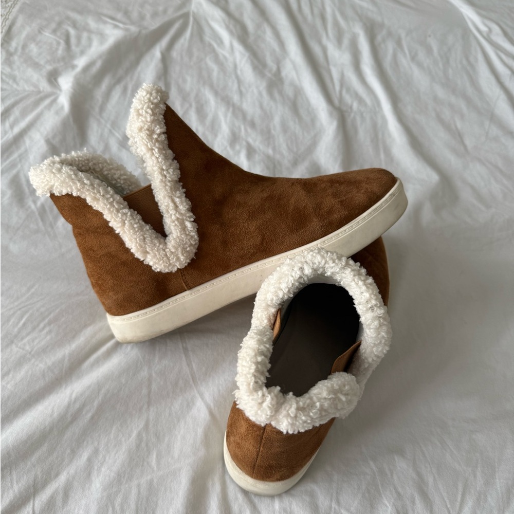 New Directions Tan Shearling-Lined Winter Boots